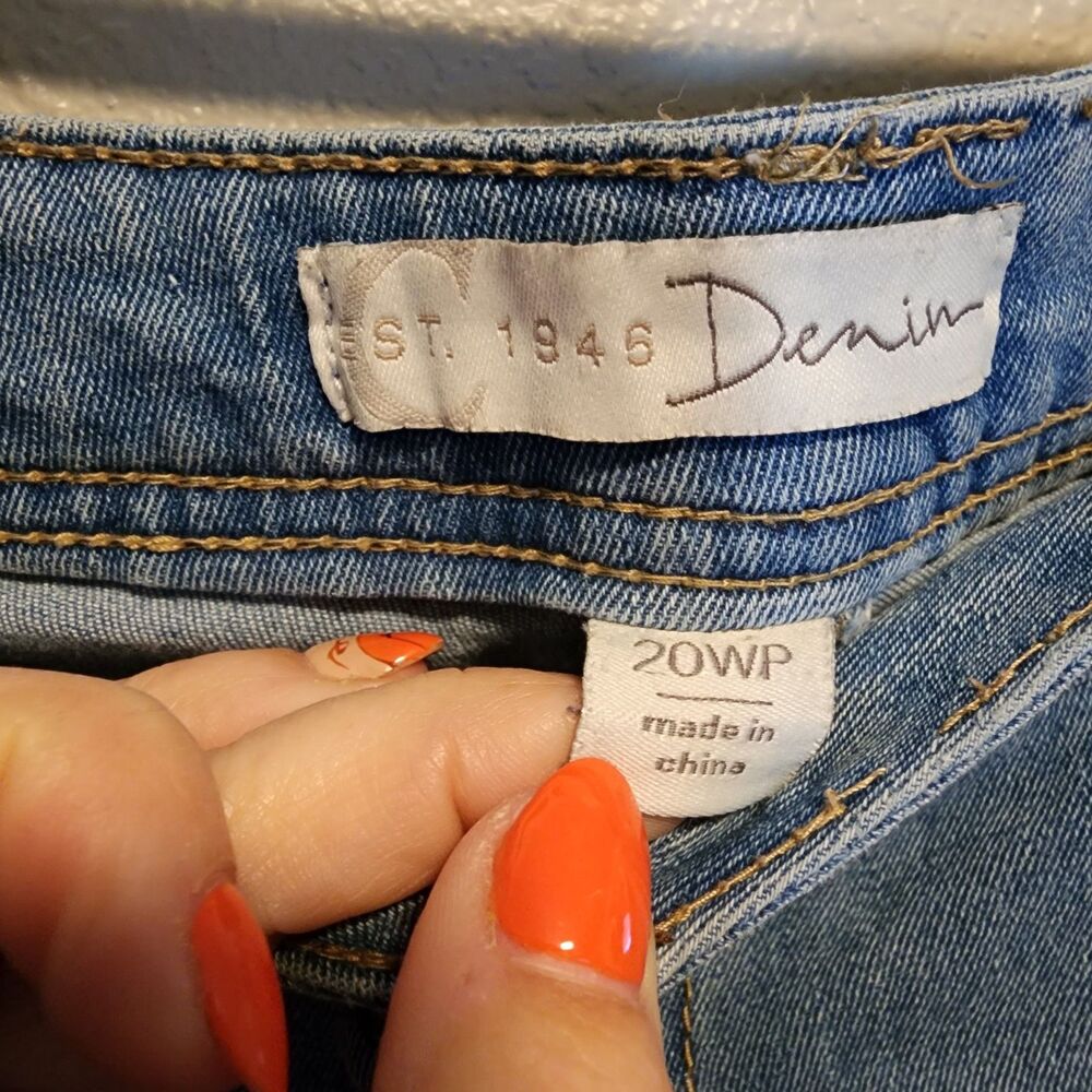 Cato C. Est 1946 Heart Embroidered Raw Hem Flare Jeans Plus Petite 20WP